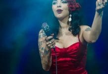 Mon Laferte se quedó con el Grammy Latino a mejor álbum de música alternativa