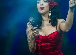 Mon Laferte se quedó con el Grammy Latino a mejor álbum de música alternativa