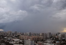 Histórica tormenta en Santiago: Maipú y Lo Barnechea entre las zonas más afectadas por lluvias el 31 de enero