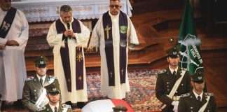 Presidente Kast asiste al funeral de Estado del carabinero asesinado en el sur: «El crimen no quedará impune»