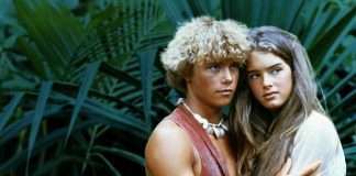 Presiones, desnudos y drogas: los secretos del polémico rodaje de “La laguna azul”