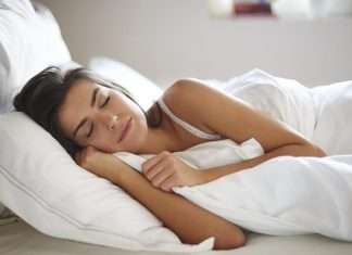 Dormir mejor también depende de la dieta, advierten expertos